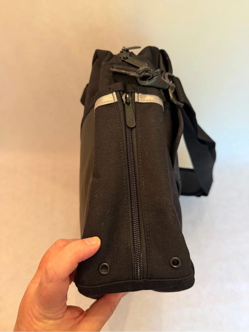 Manhattan Portage Black Label CORDURA Laptop Messenger Bag NWT